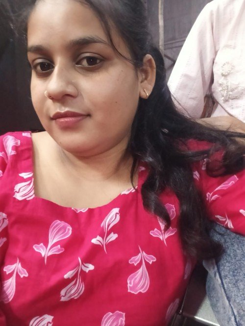 Anushka Jaiswal  home tutor in Prayagraj.
